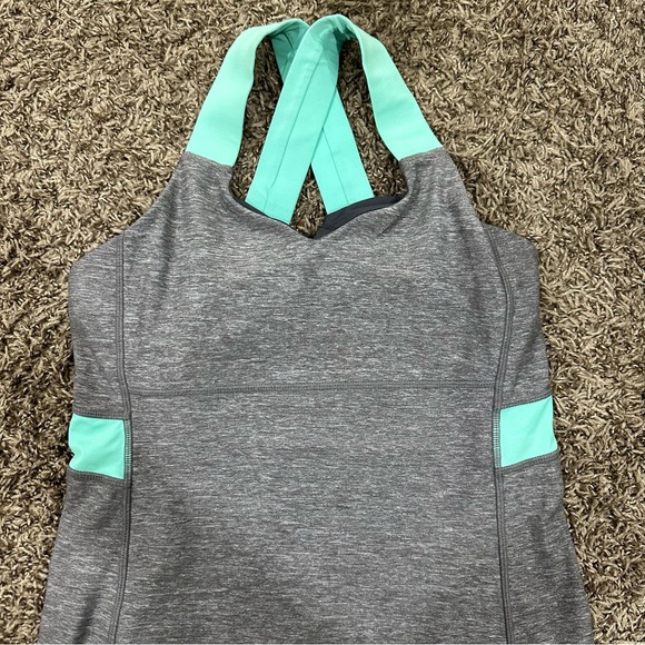 Lululemon tank top built in bra size 8 - Picture 3 of 8